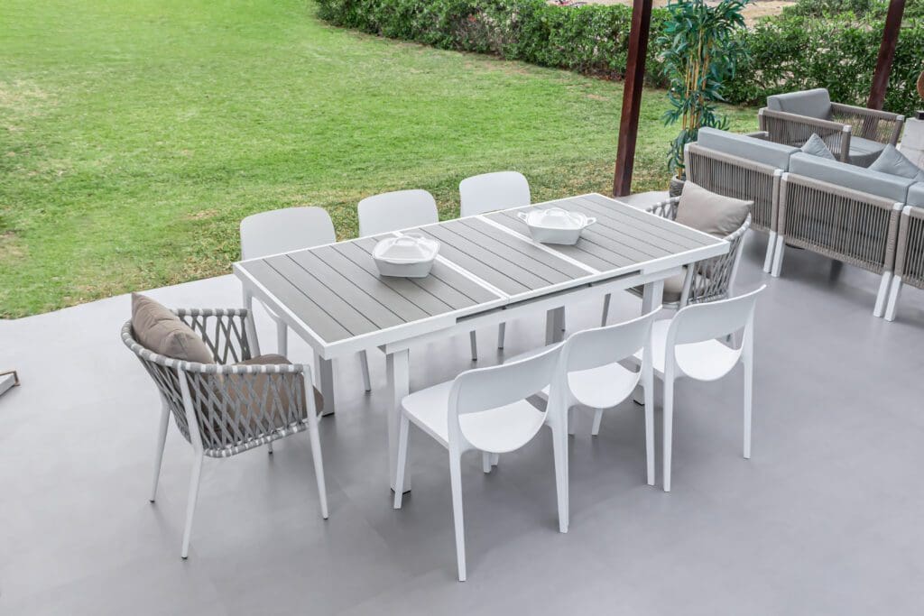 mesa y sillas para terraza