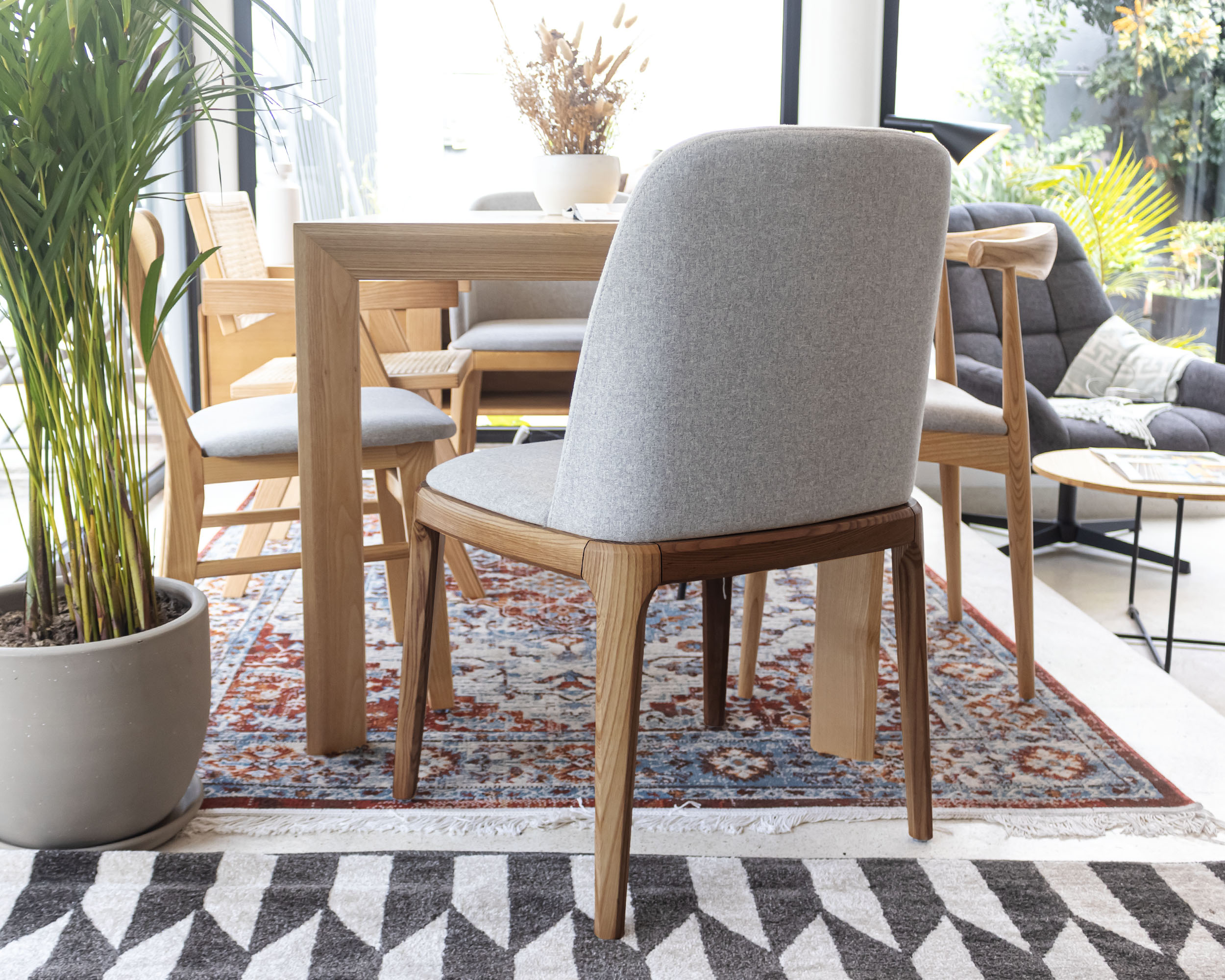 silla-de-comedor-de-tela-mirat-gris Silla De Comedor De Madera