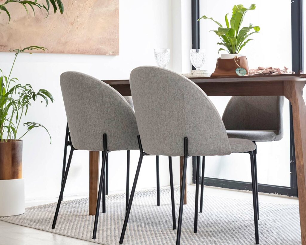Elige la silla de comedor ideal para hacer esas comidas en familia únicas