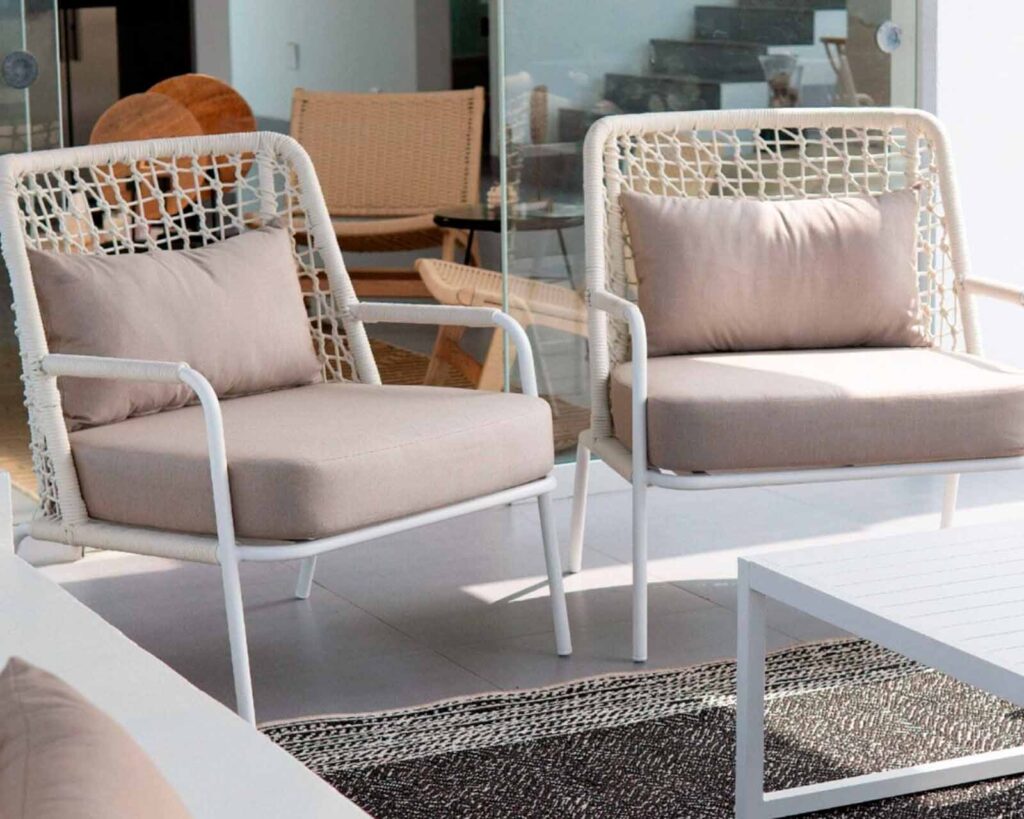 10 ideas modernas para muebles de terraza este verano