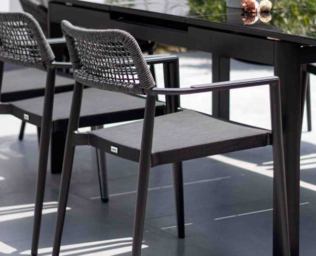 Sillas de terraza altas vs. Bajas ¿Cuál es la mejor opción para ti?