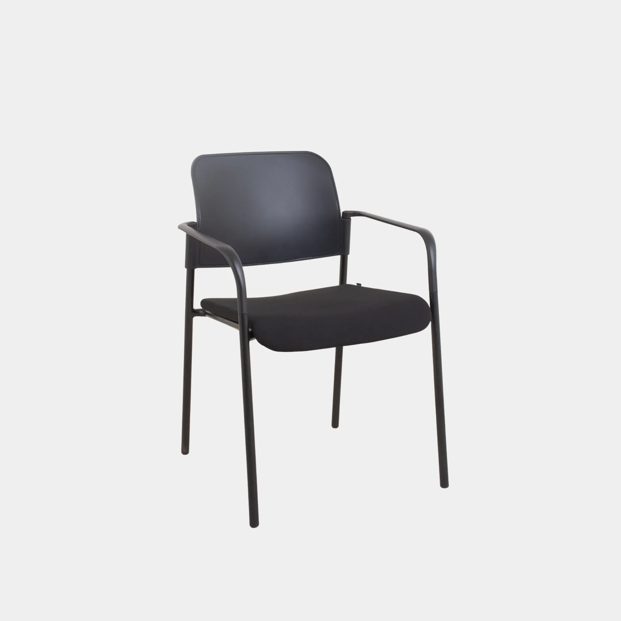 SILLA VISITA NOVA CON REPOSABRAZOS POLIPROPILENO Y NYLON BLACK